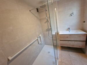 Salle de bain PMR