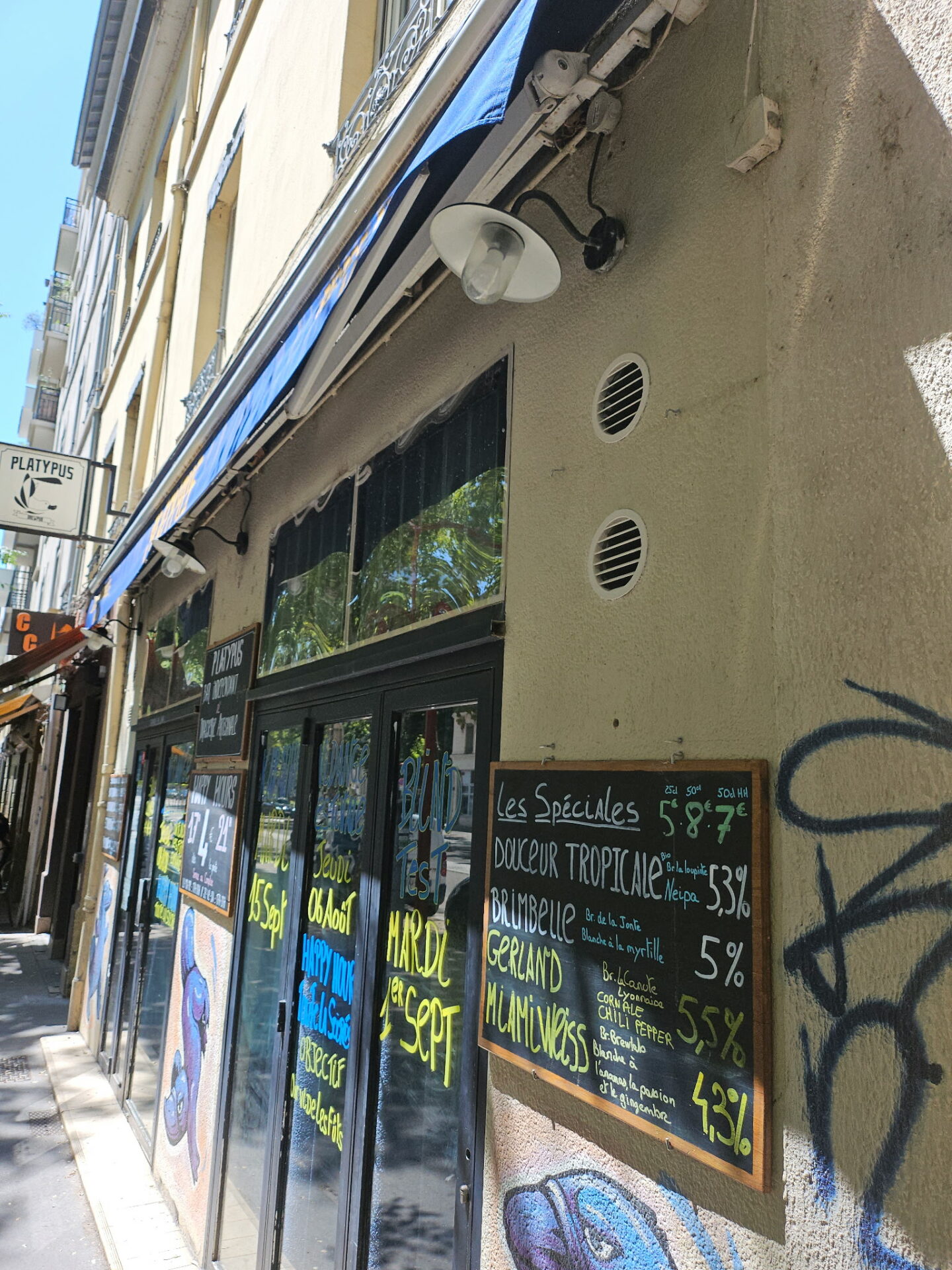 (11) Platypus Pub clim monobloc Lyon Pub Platypus Lyon climatisation monobloc